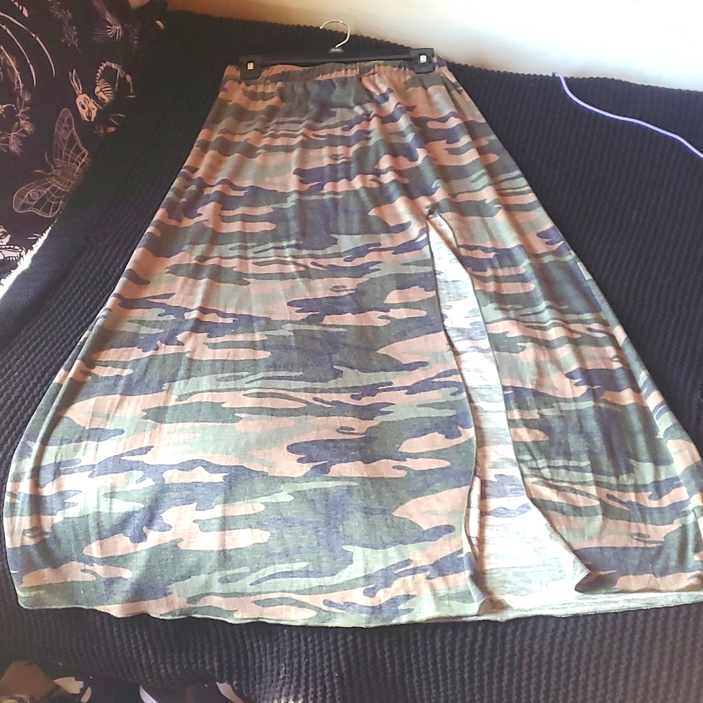 Better Be camo skirt with slit